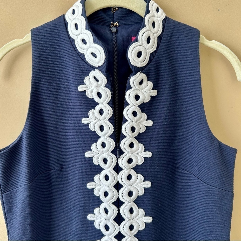 Lilly Pulitzer Navy Blue Callista Ottoman Shift Dress White Lace Trim Size XS - Picture 8 of 13
